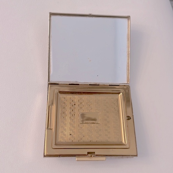 Vintage Duramesh Fifth Avenue silver mesh purse and compact - Picture 7 of 9